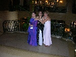 Prom-50-20040628-Cynthia&Nina&Lucie-ChateauFrontenac-01.jpg